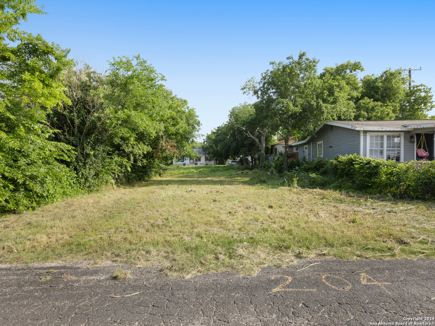 204 ORPHAN, San Antonio, TX 78202 — photo 1