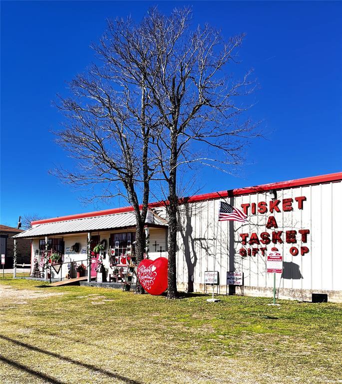 1614 W Cameron Ave, Rockdale, TX 76567 — photo 1