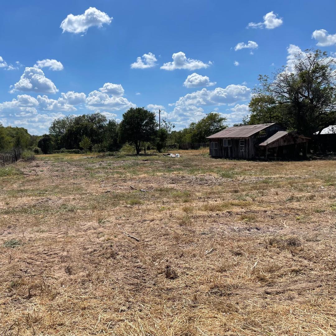 000  Young Rd, Smithville, TX 78957 — photo 1