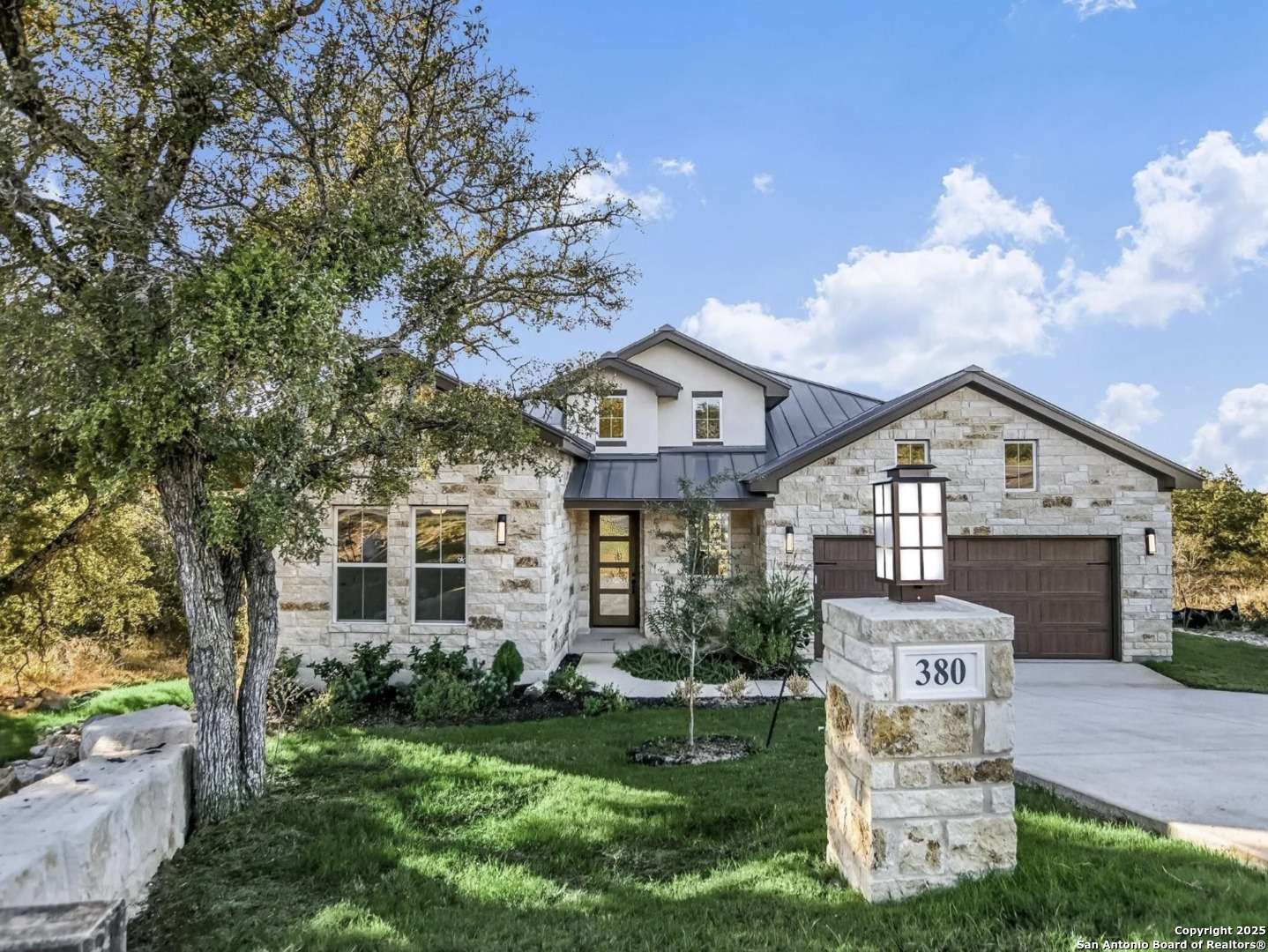 Purple Cir, Horseshoe Bay, TX 78657 — photo 1