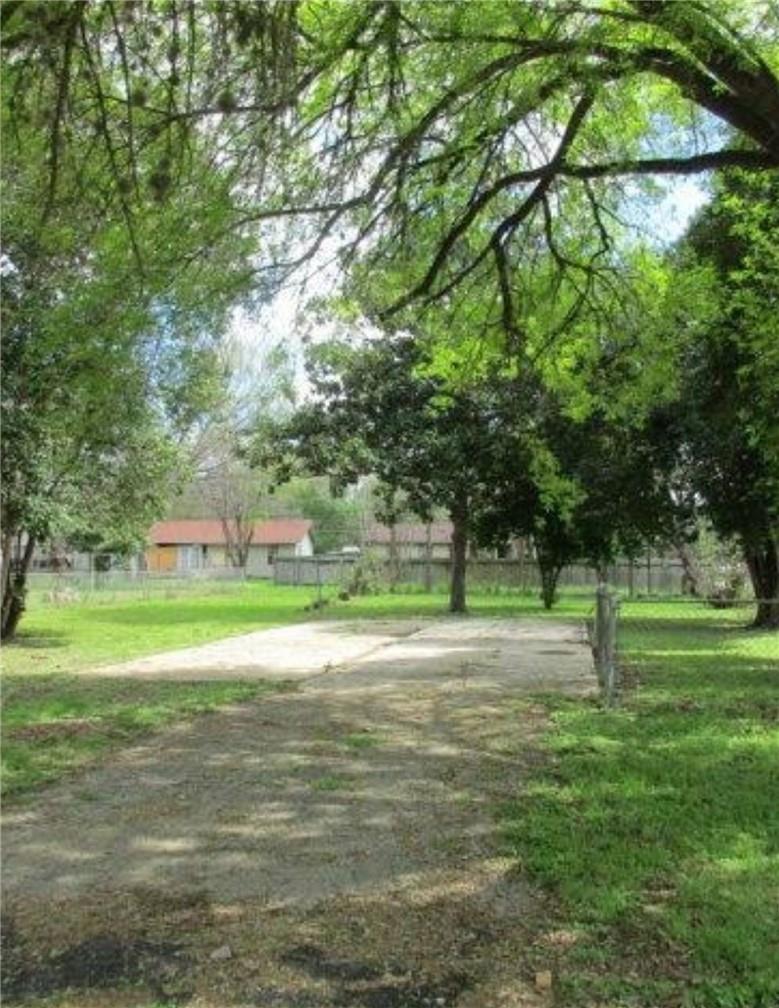 302  Linda Dr, San Marcos, TX 78666 — photo 1
