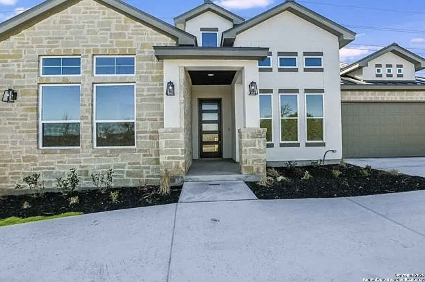 706 Sidewinder, Horseshoe Bay, TX 78657 — photo 1