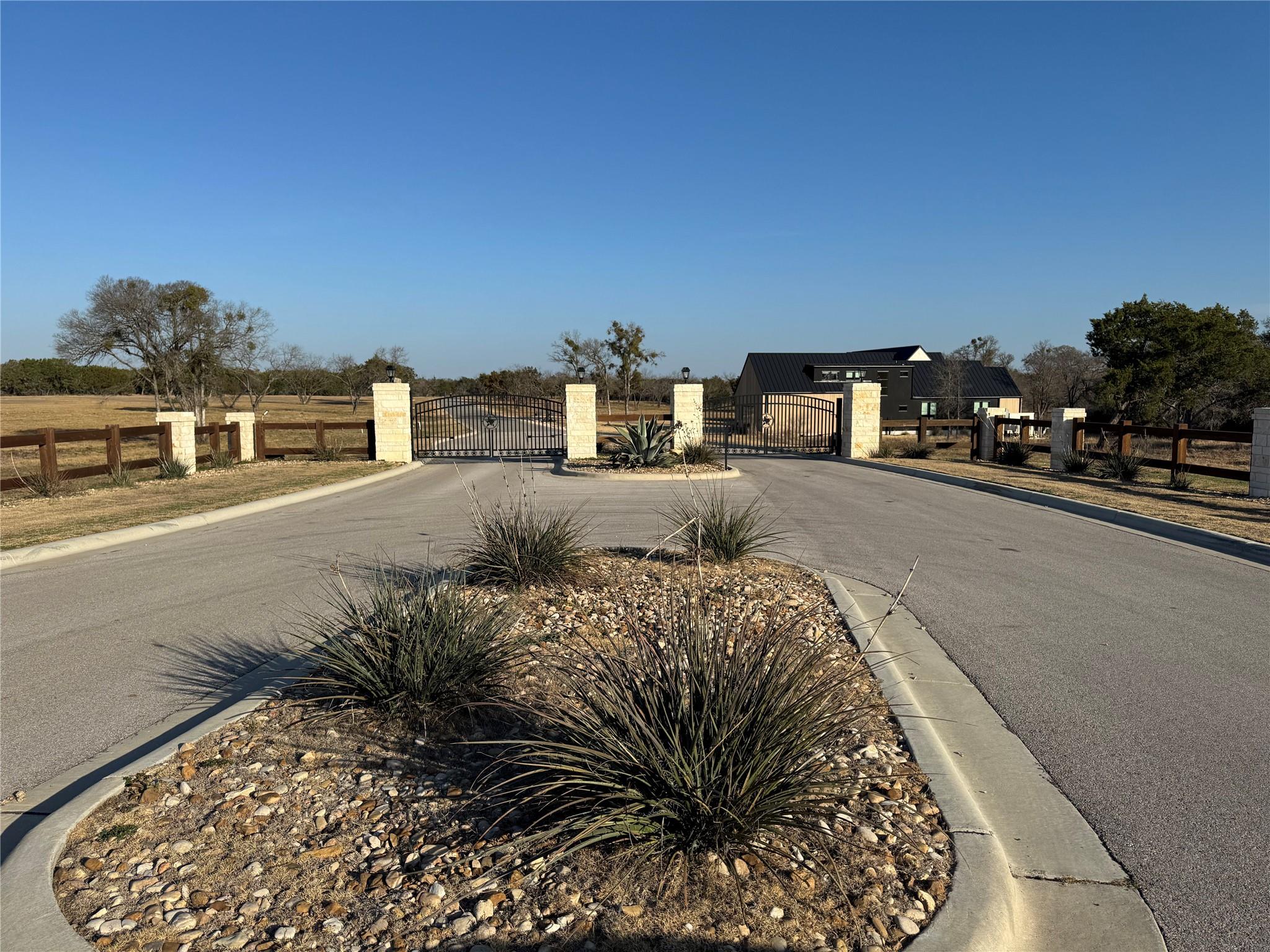 41  Hawthorne Ln, Spicewood, TX 78669 — photo 1