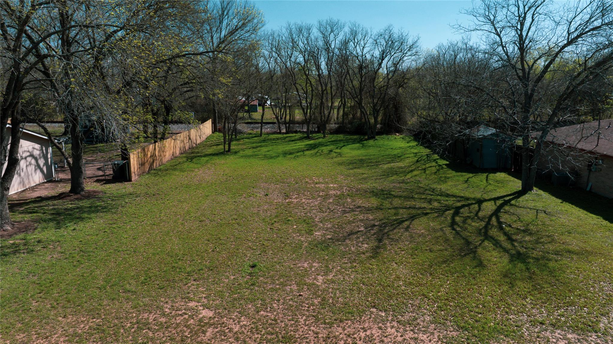 411  Persimmon St, Bastrop, TX 78602 — photo 1