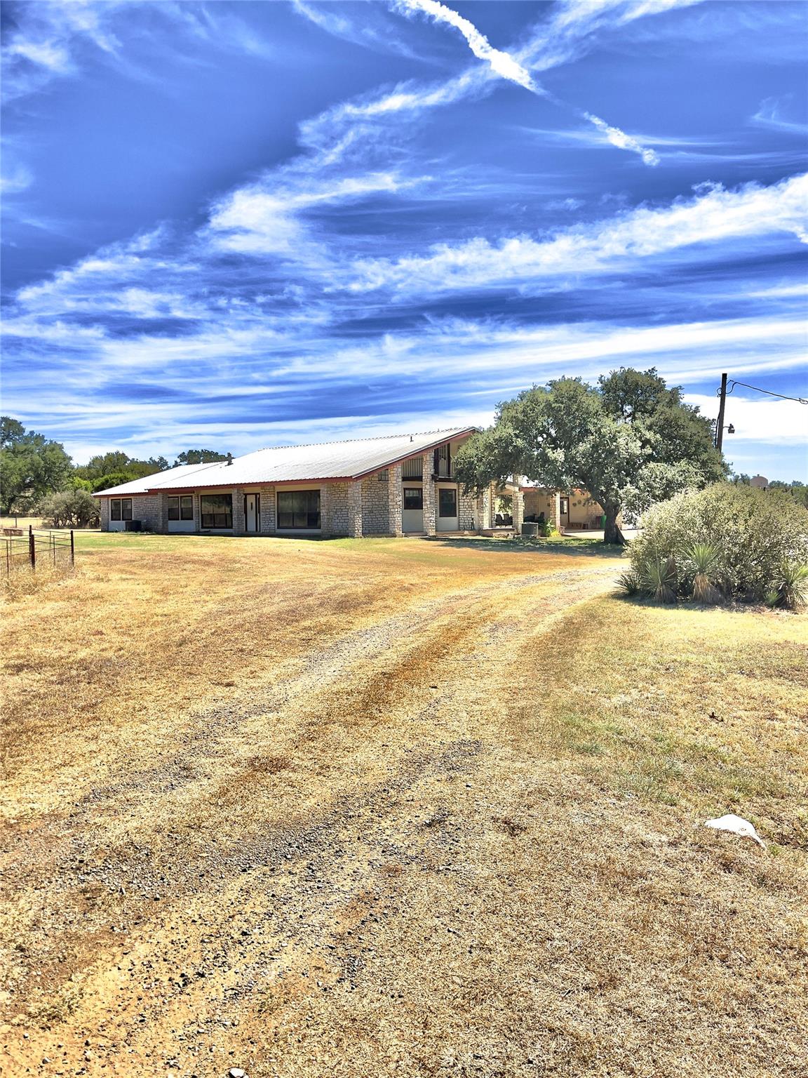 313  Rawhide Rd, Burnet, TX 78611 — photo 1