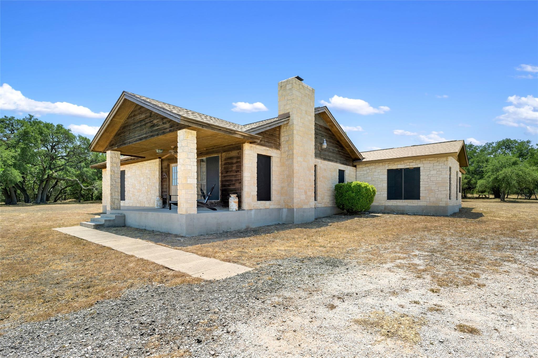 120  Craigen Rd, Liberty Hill, TX 78642 — photo 1