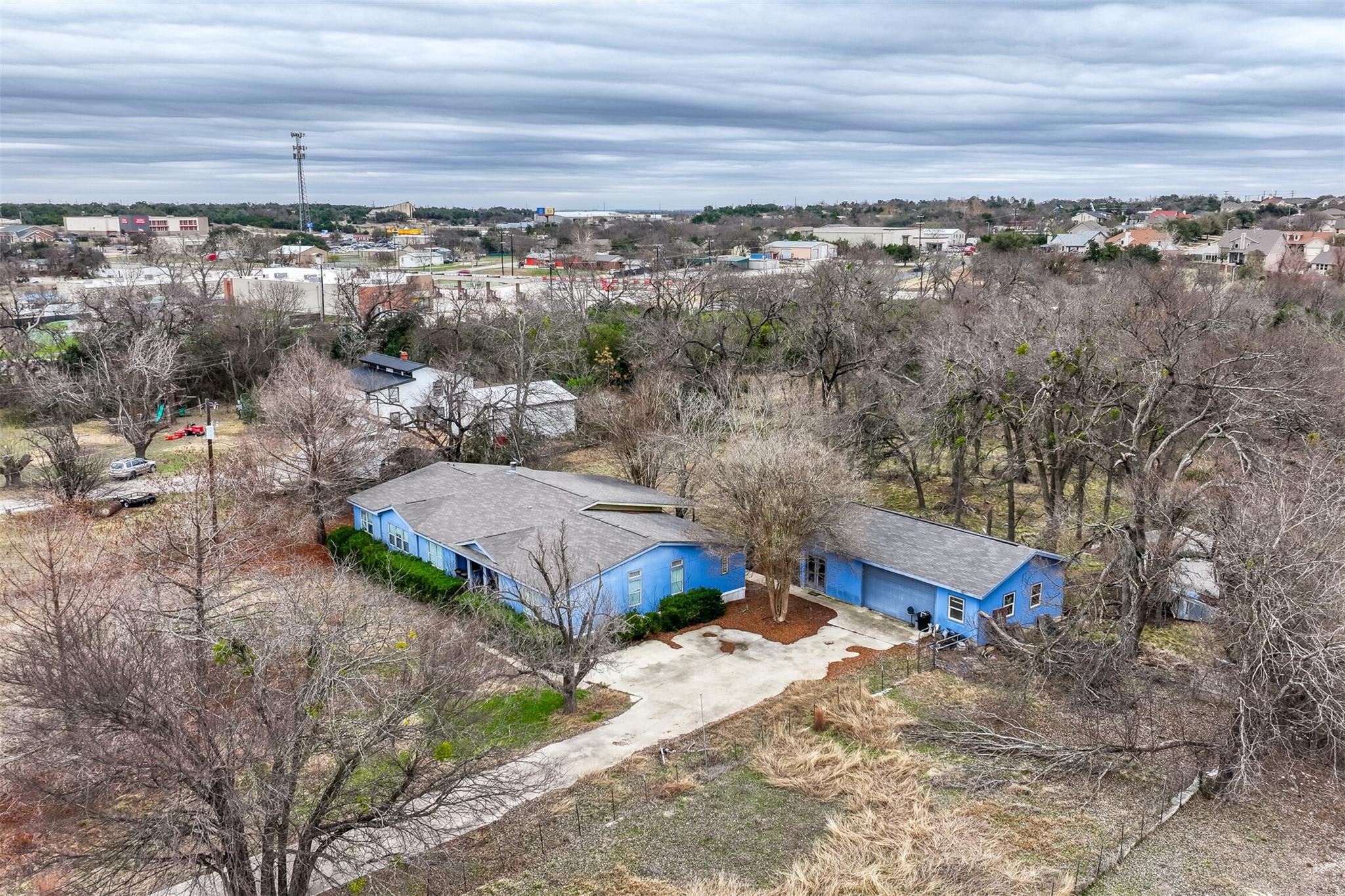 408  Horseshoe Dr, Leander, TX 78641 — photo 1