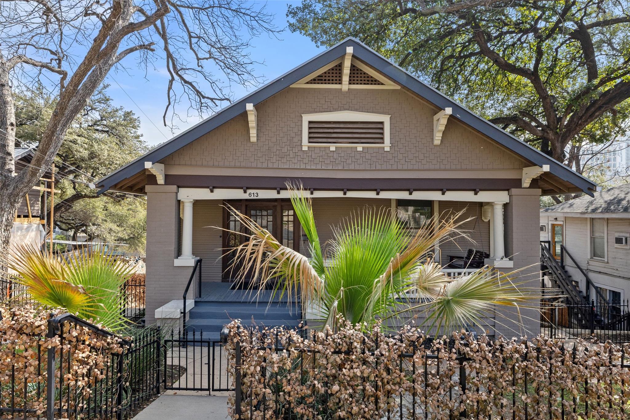 613  Baylor St, Austin, TX 78703 — photo 1