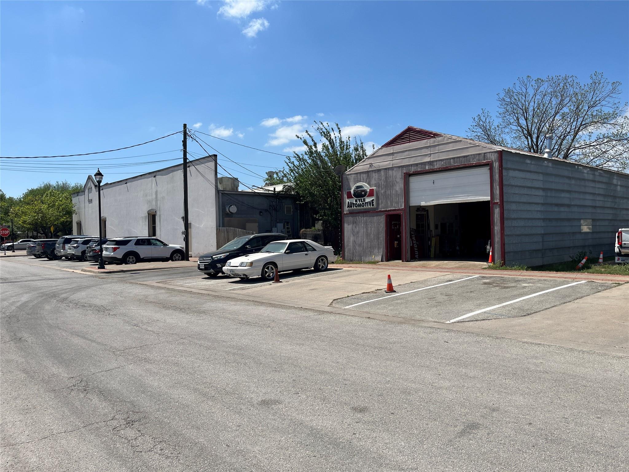 107 N Main St, Kyle, TX 78640 — photo 1