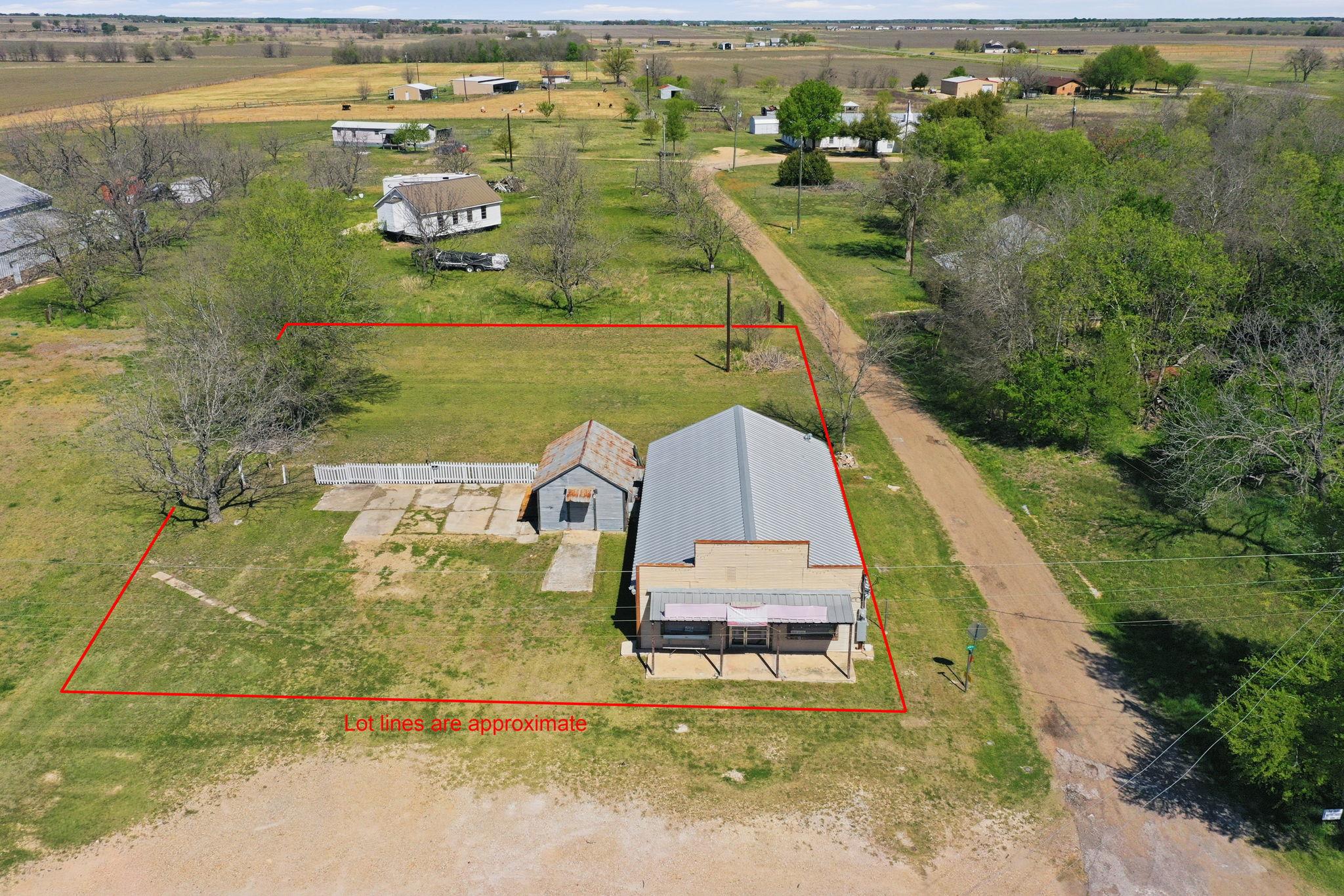 110 County Road 421 None, Thorndale, TX 76577 — photo 1