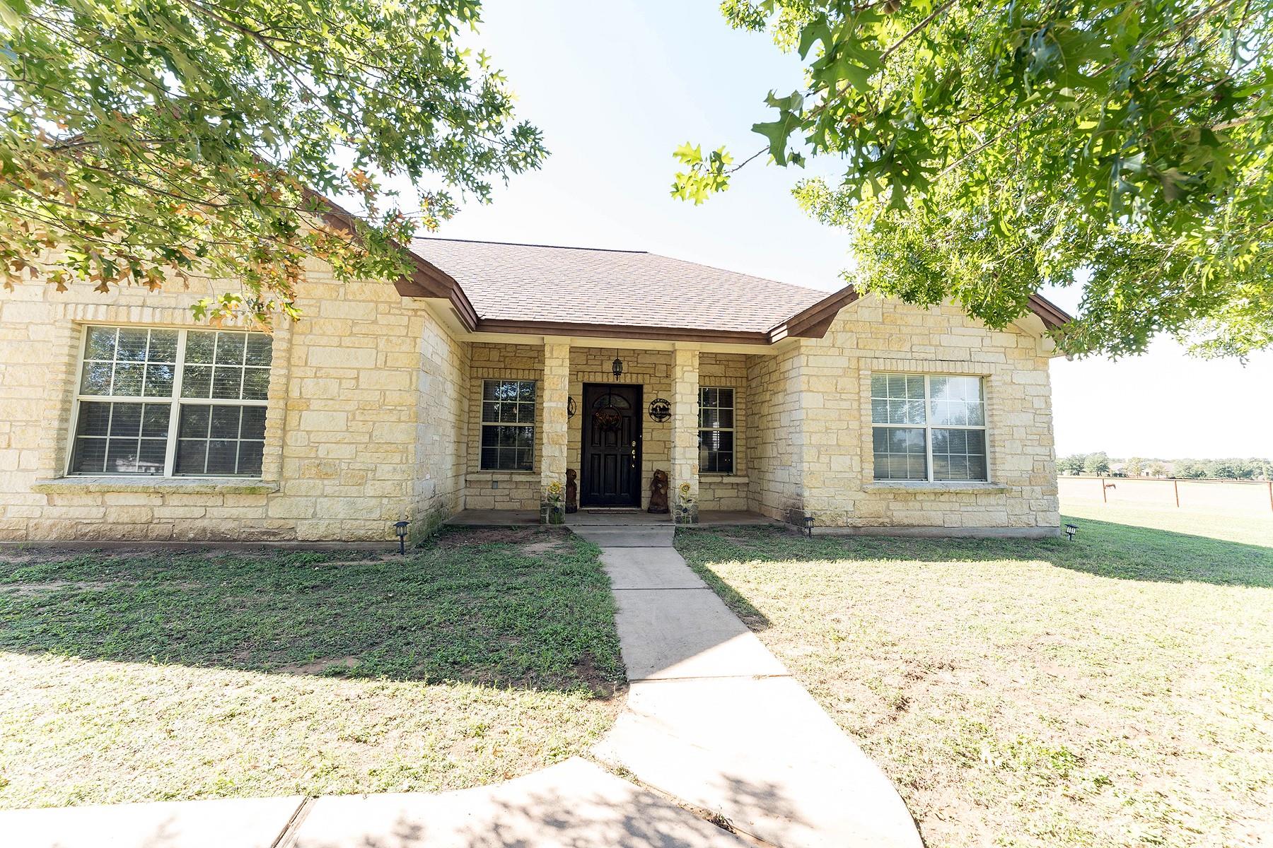 2542 Witter Rd, Lockhart, TX 78644 — photo 1