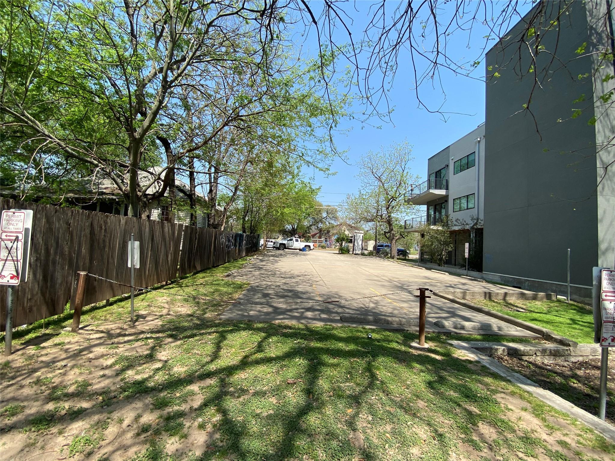 1613 E 7th St, Austin, TX 78702 — photo 1