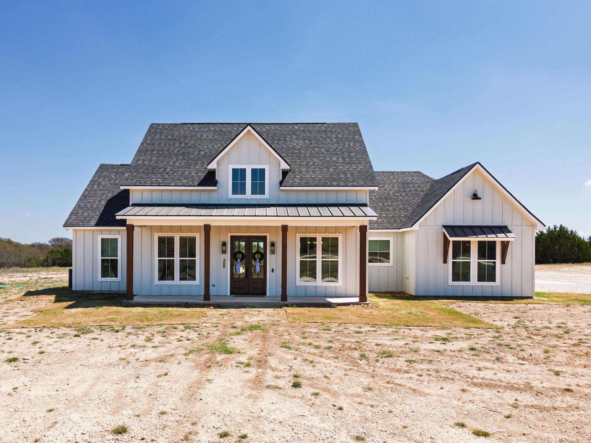 305  Willow Oak Dr, Goldthwaite, TX 76844 — photo 1