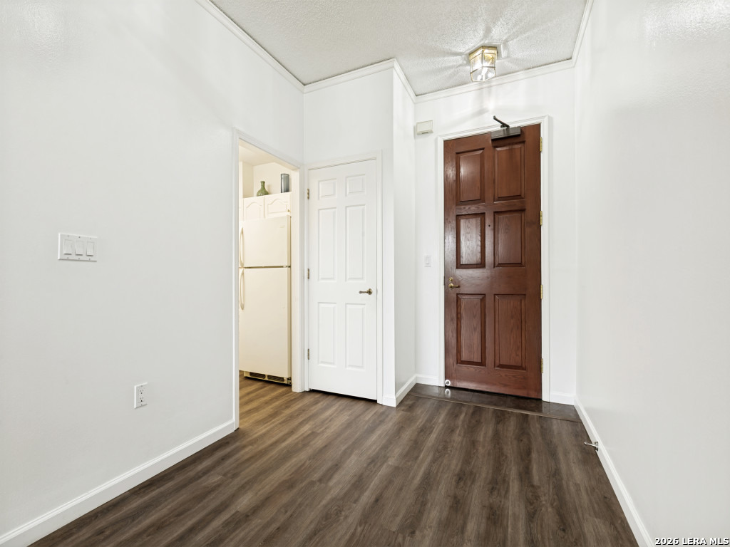 1 Towers Park Ln, San Antonio, TX 78209 — photo 1