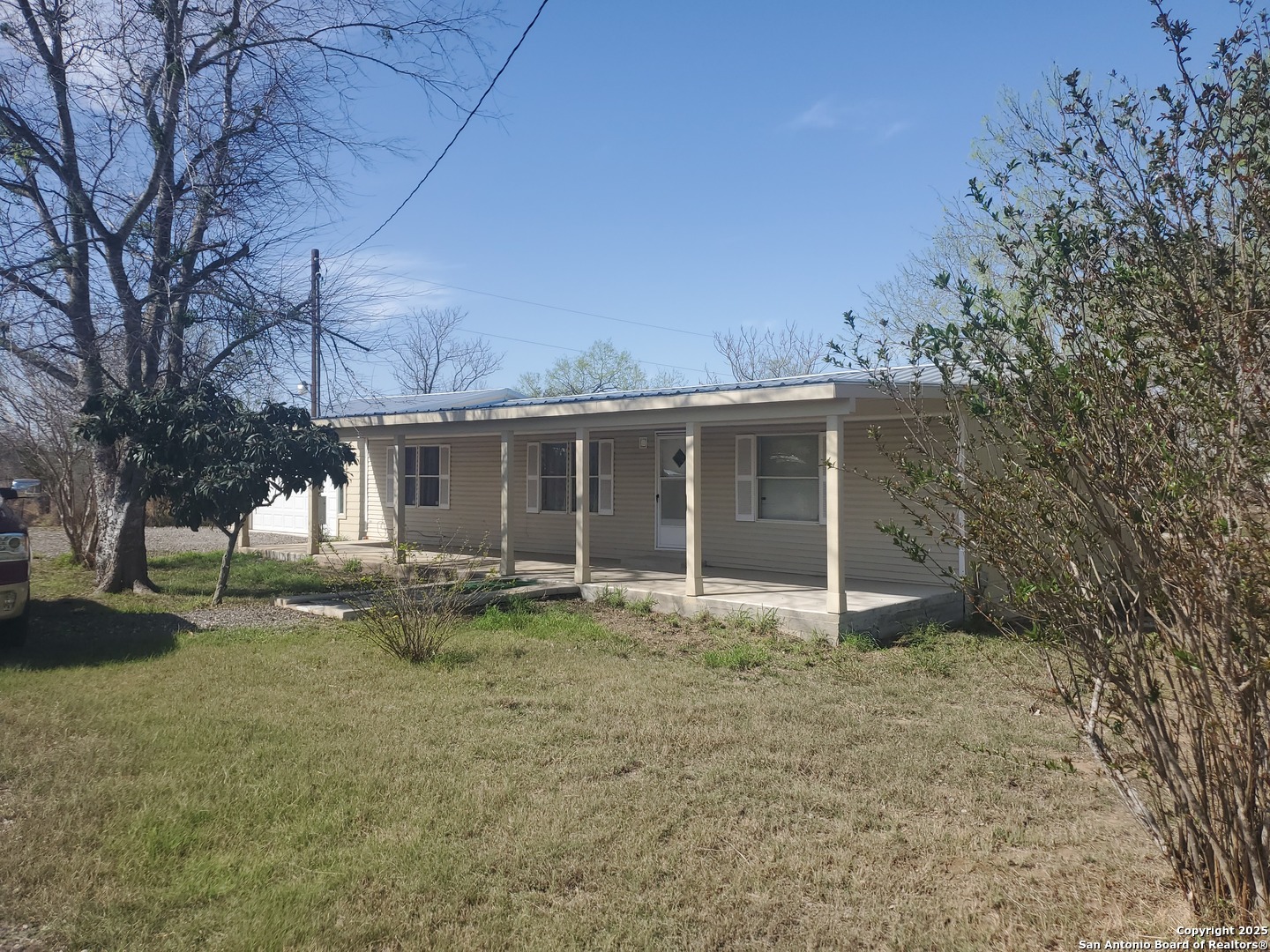 3135 E Fm 476, Poteet, TX 78065 — photo 1