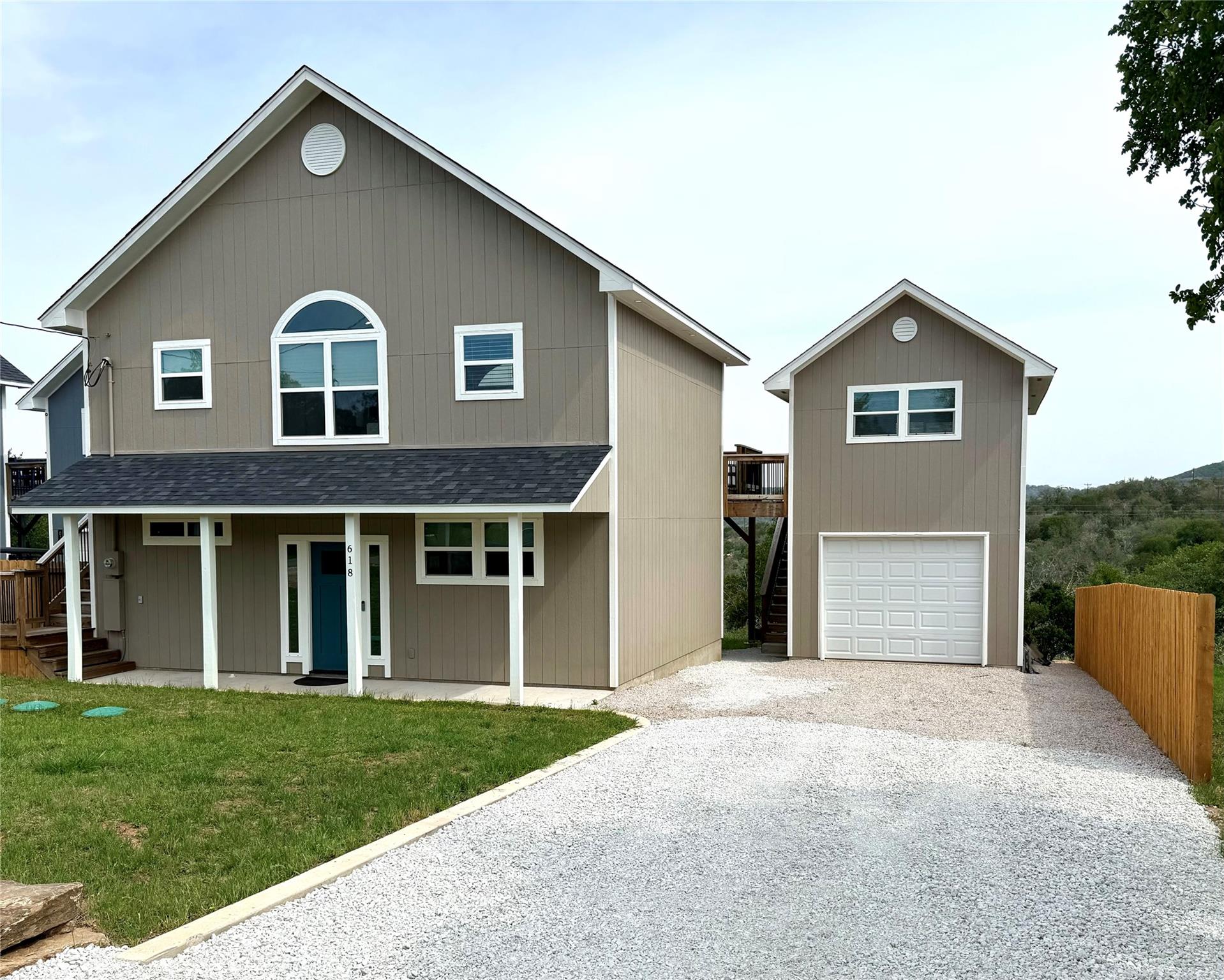 618 Hill St, Burnet, TX 78611 — photo 1