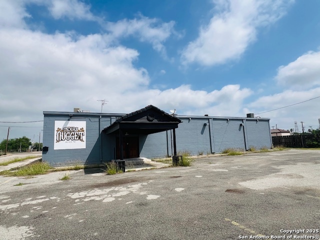 120 S Aransas St., Alice, TX 78332 — photo 1