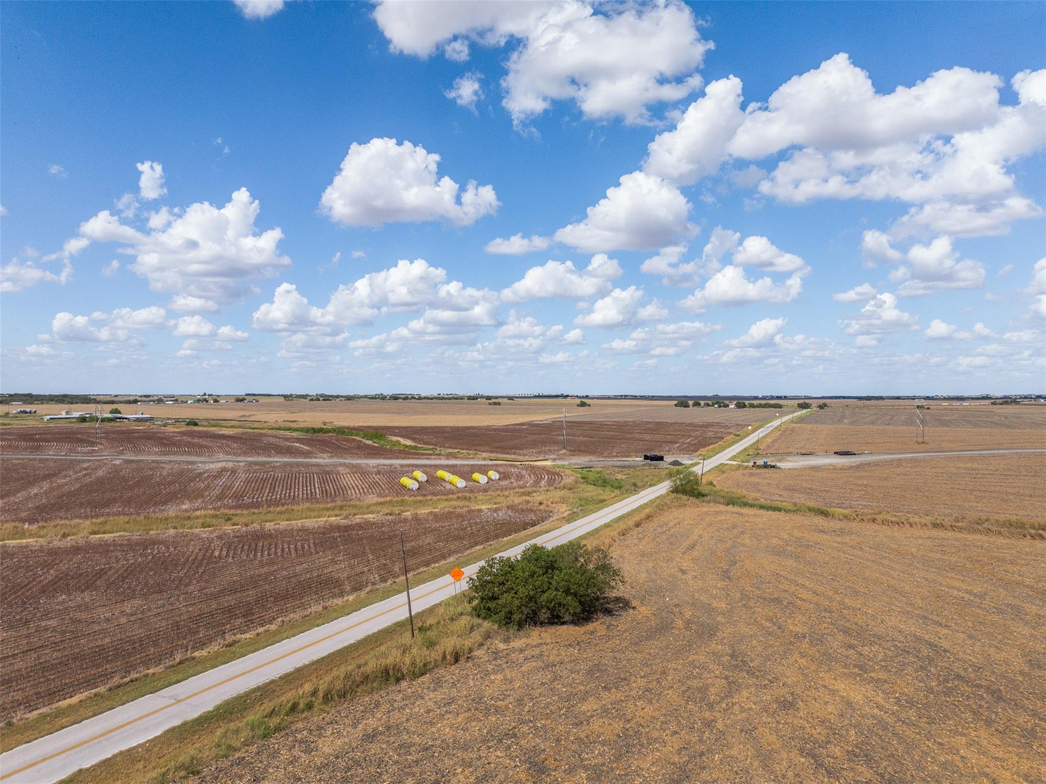 000  Wells Ln, Manor, TX 78653 — photo 1