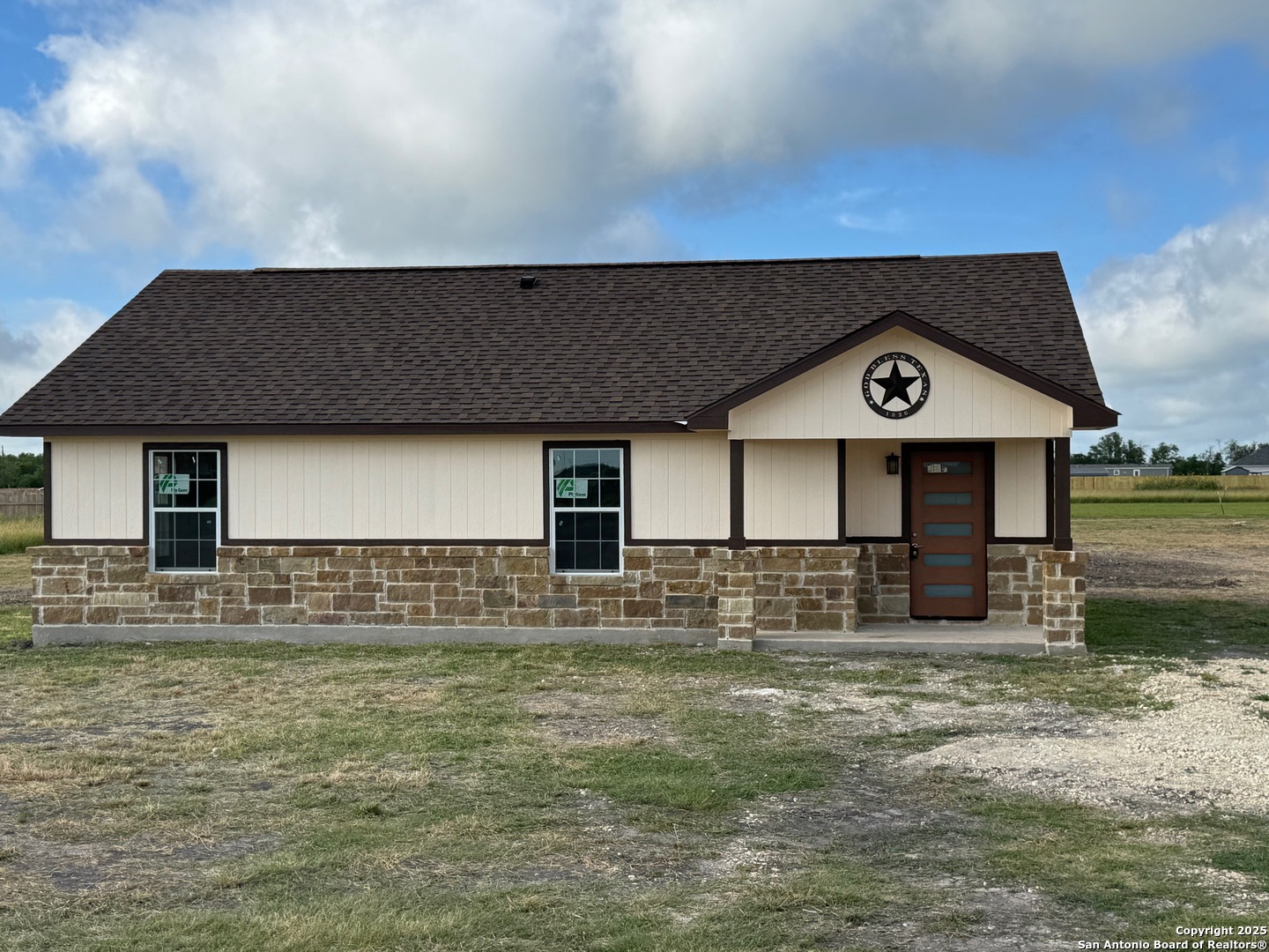 450 County Road 679, Natalia, TX 78059 — photo 1