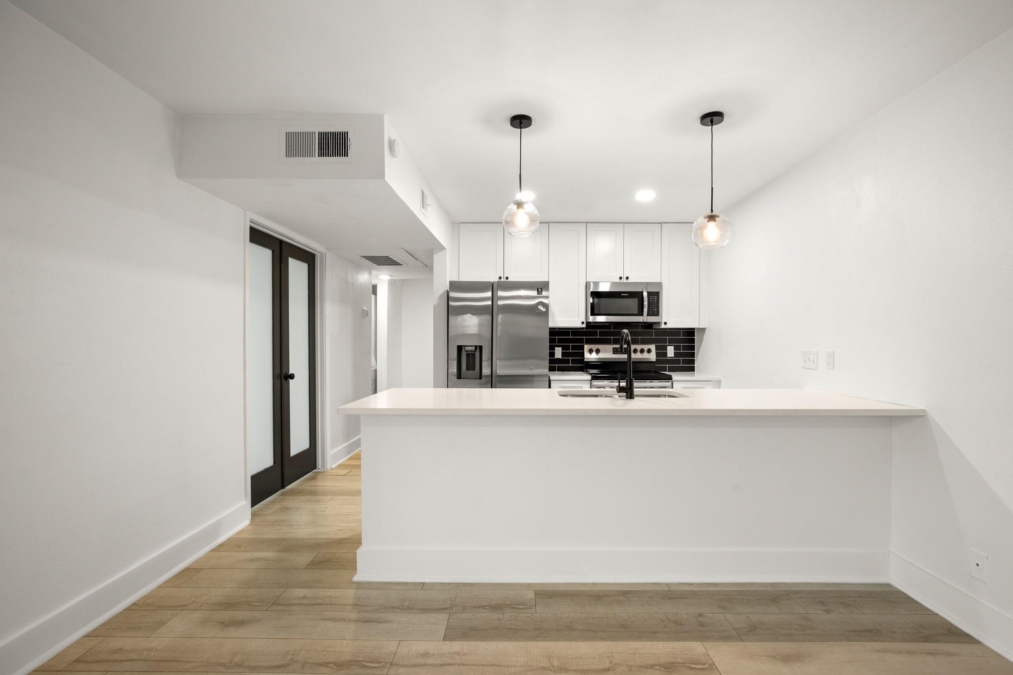 909  Reinli St  #103, Austin, TX 78751 — photo 1