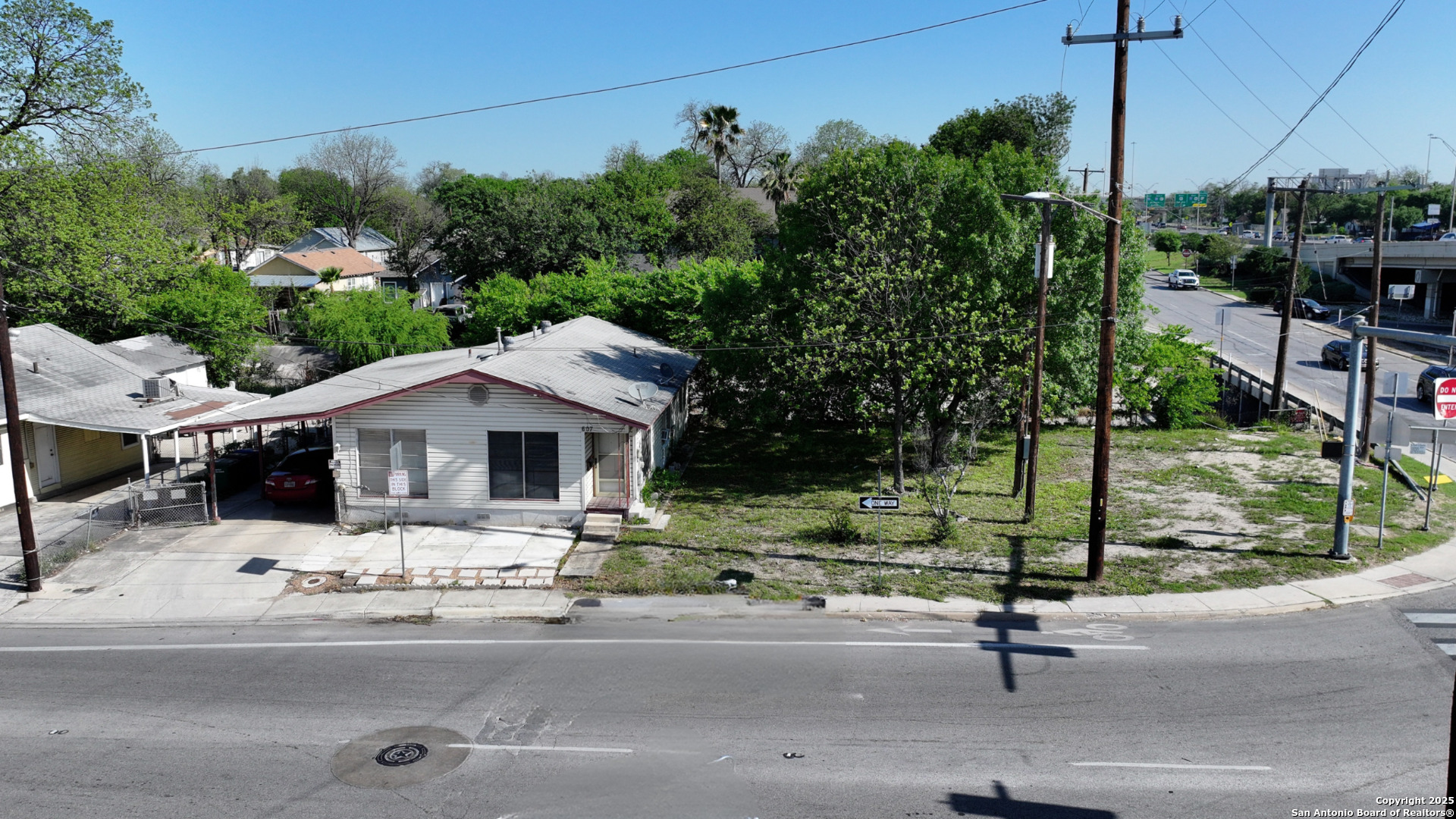607 W Theo Ave, San Antonio, TX 78225 — photo 1