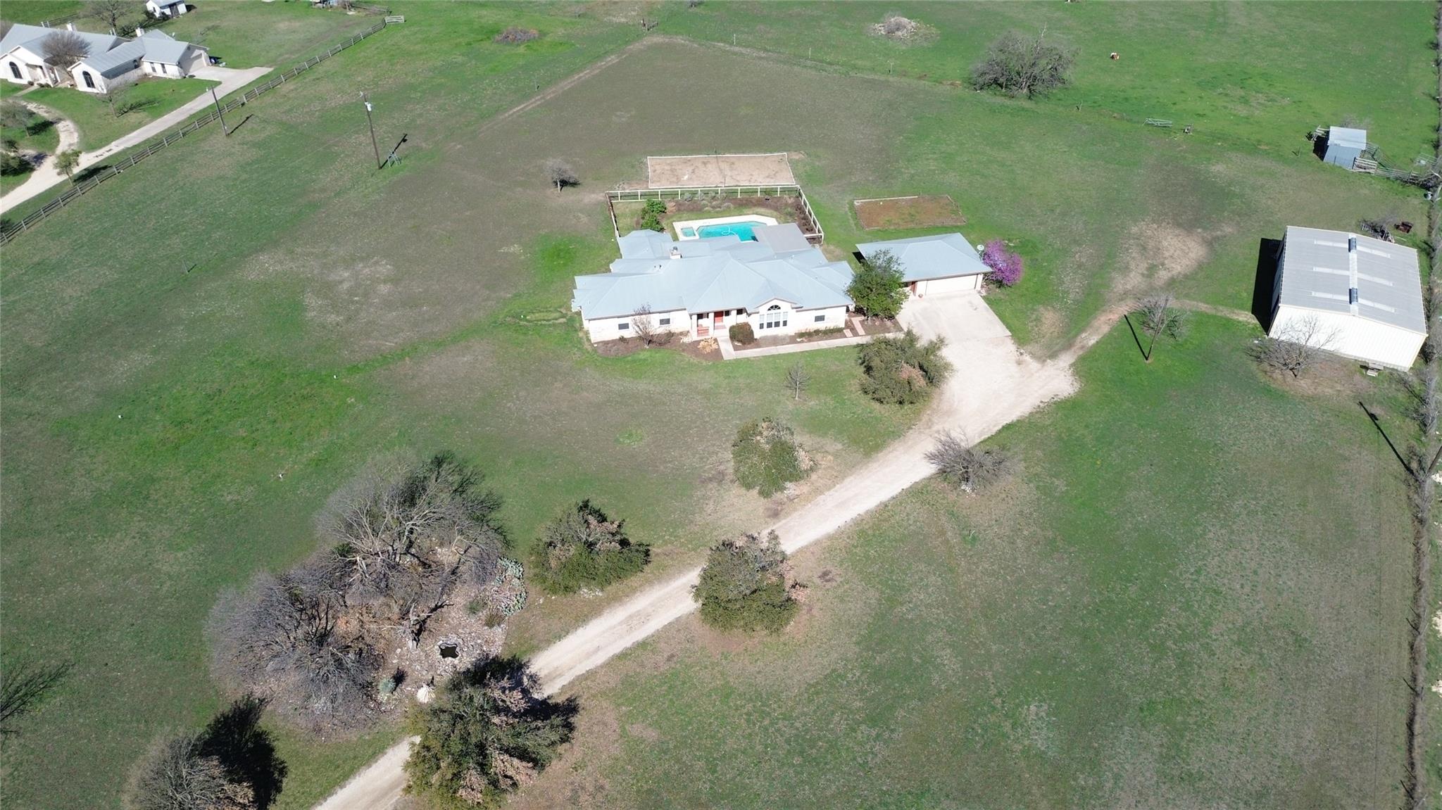 400  Hyview Ln, Hutto, TX 78634 — photo 1