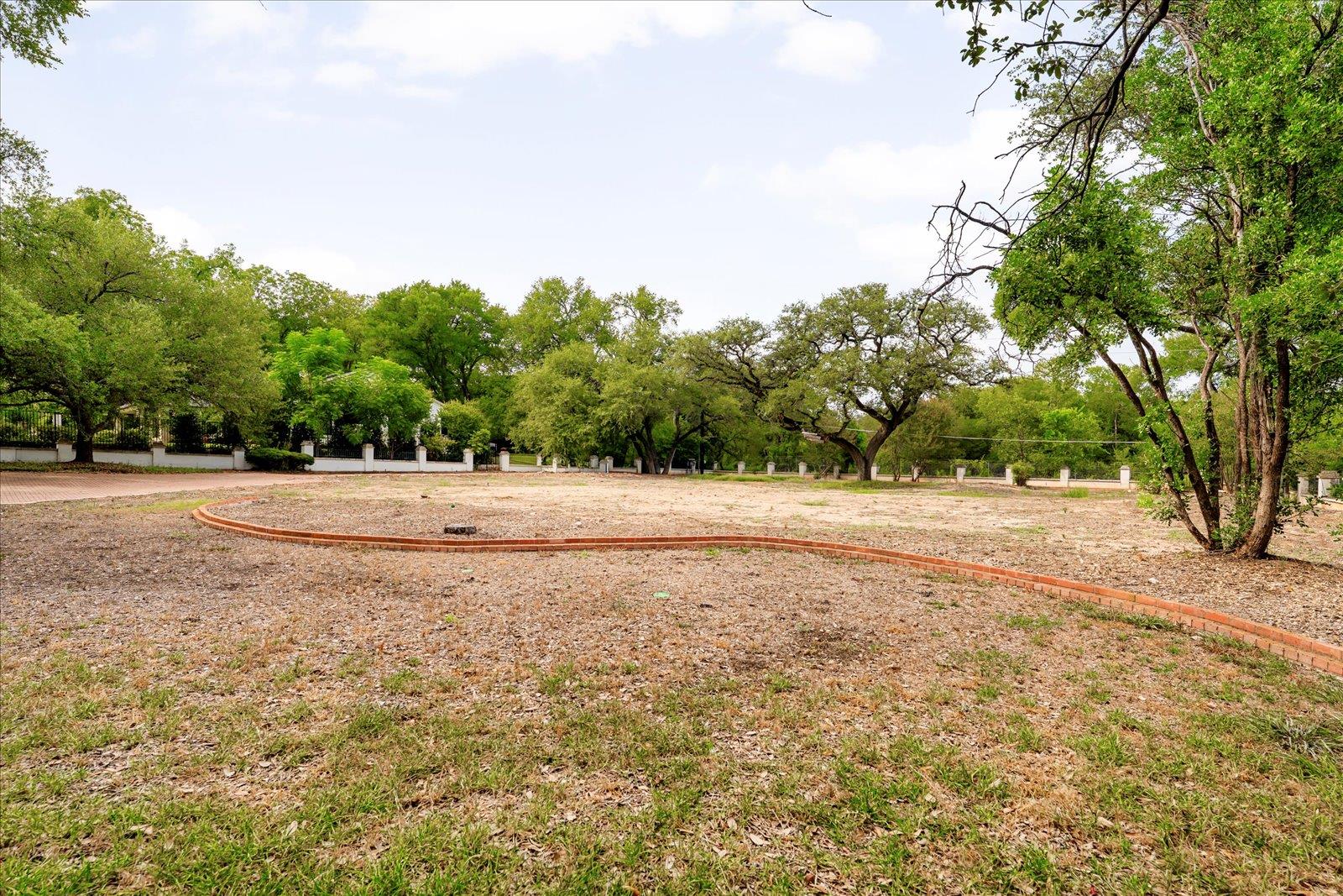 3917 Balcones Dr, Austin, TX 78731 — photo 1