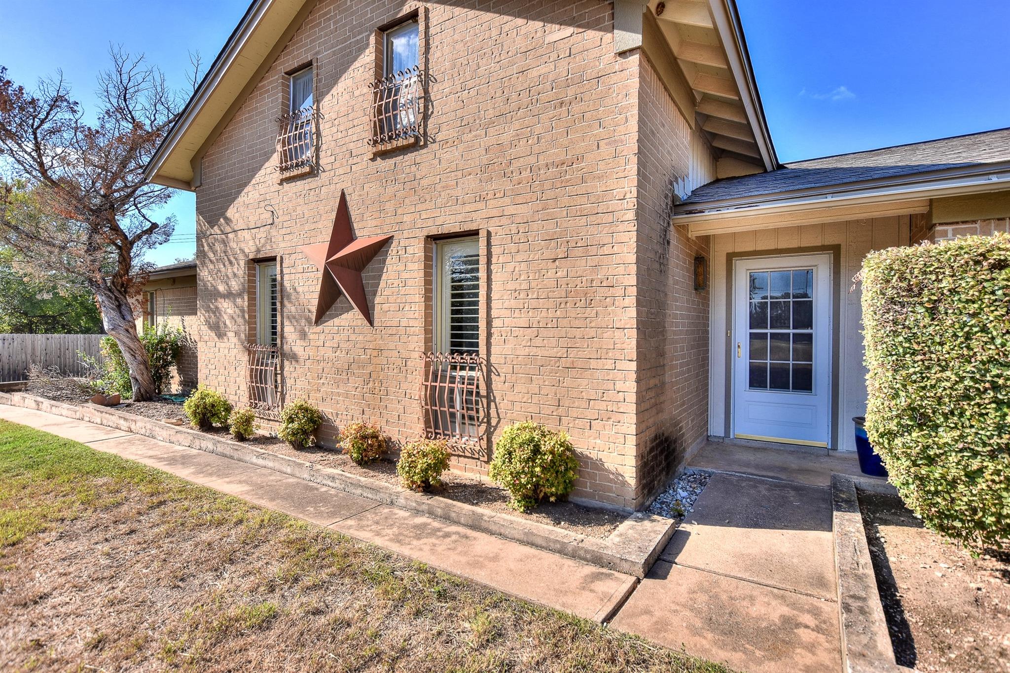118 Oak Ridge Cir, Georgetown, TX 78628 — photo 1