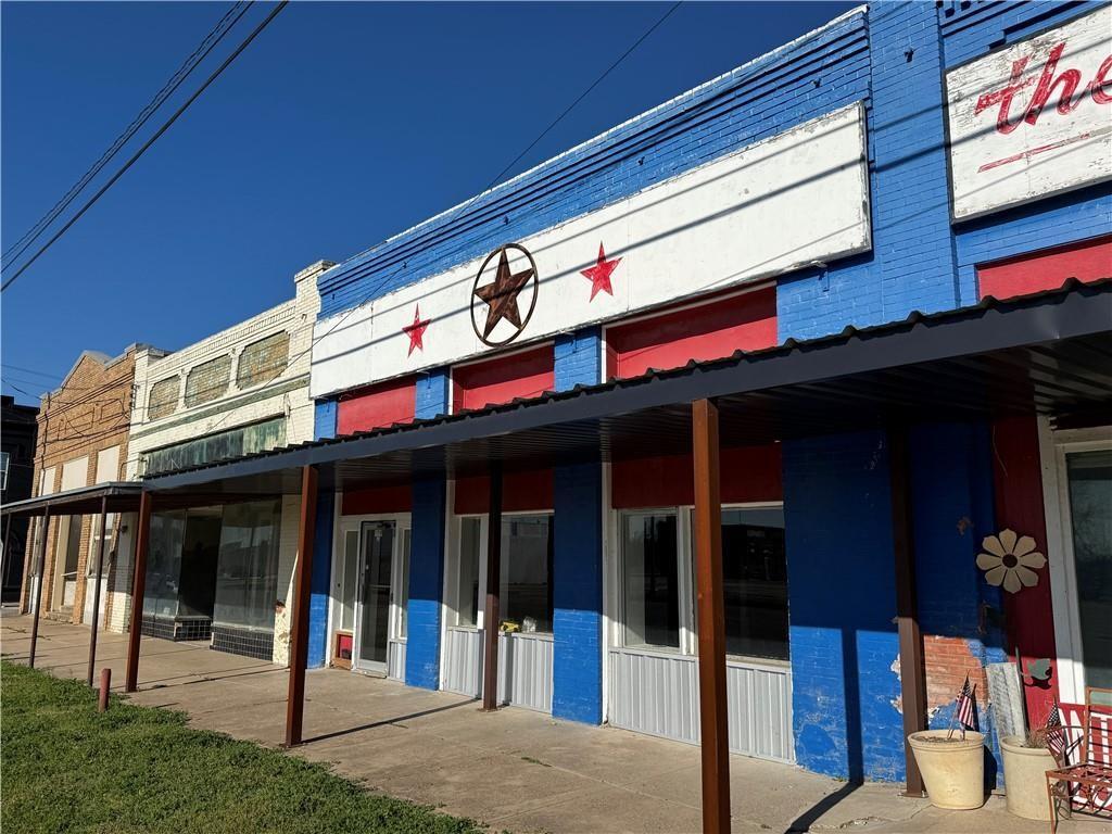 0  Gassaway Ave, Lott, TX 76656 — photo 1