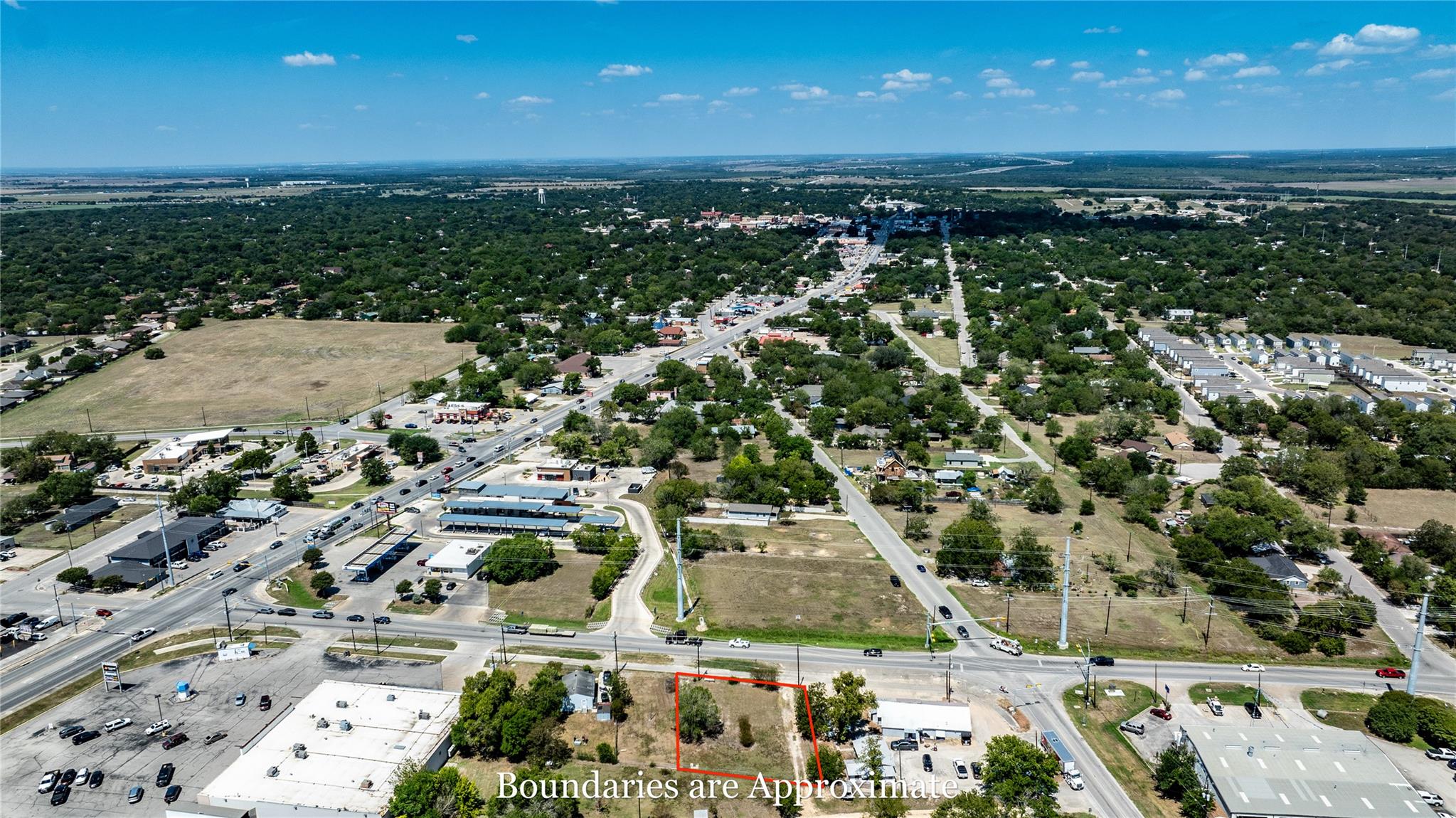 300  Blackjack St, Lockhart, TX 78644 — photo 1