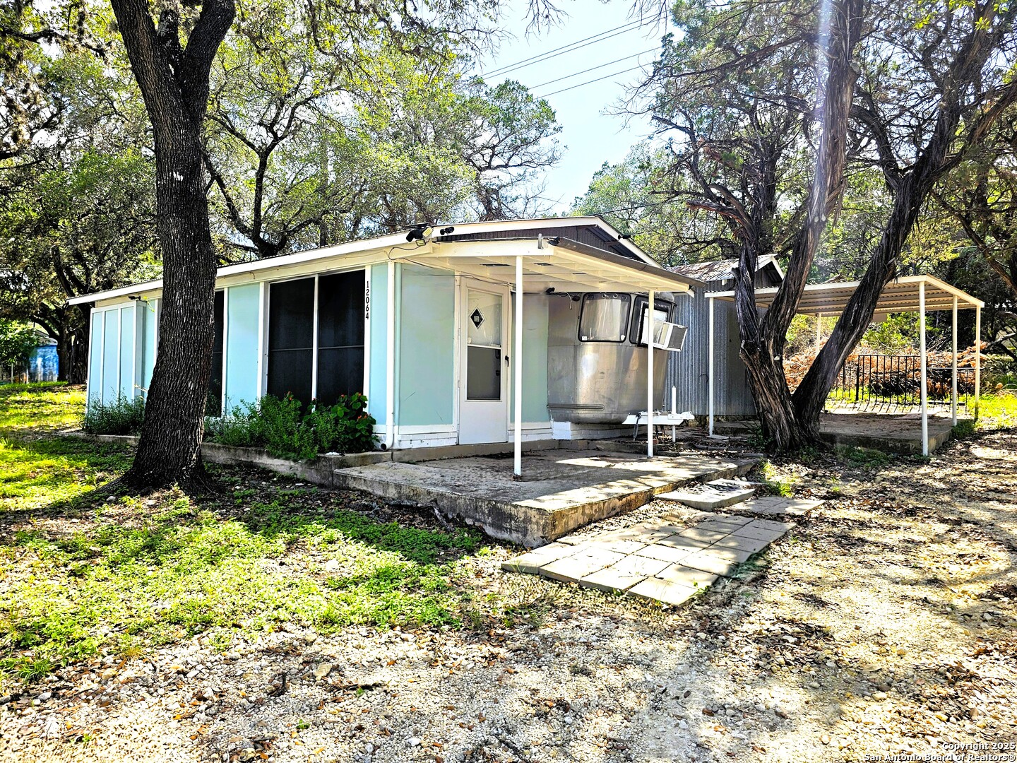 12064 Park Road 37, Lakehills, TX 78063 — photo 1
