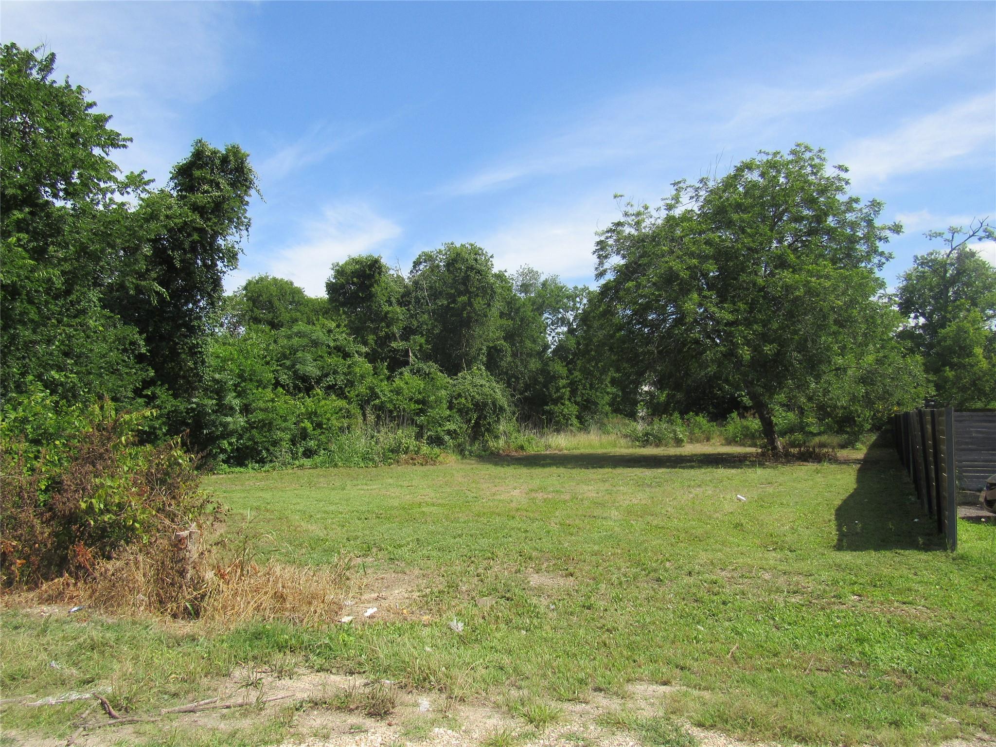748 W Elm St, Bartlett, TX 76511 — photo 1