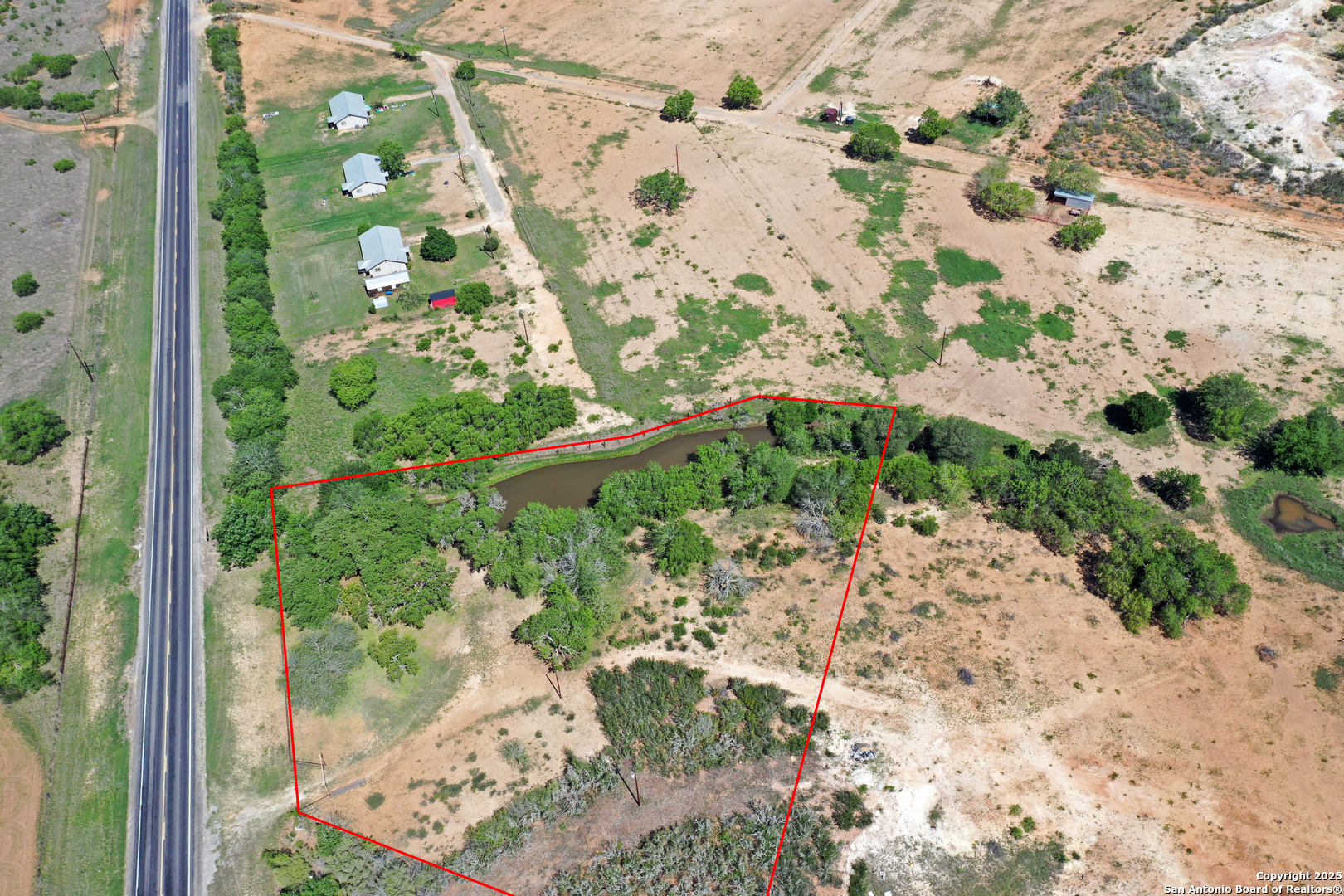 4004 S State Highway 173, Devine, TX 78016 — photo 1