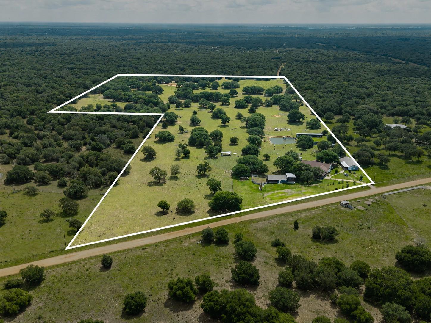 1009 Private Road 1024 None, Hallettsville, TX 77964 — photo 1