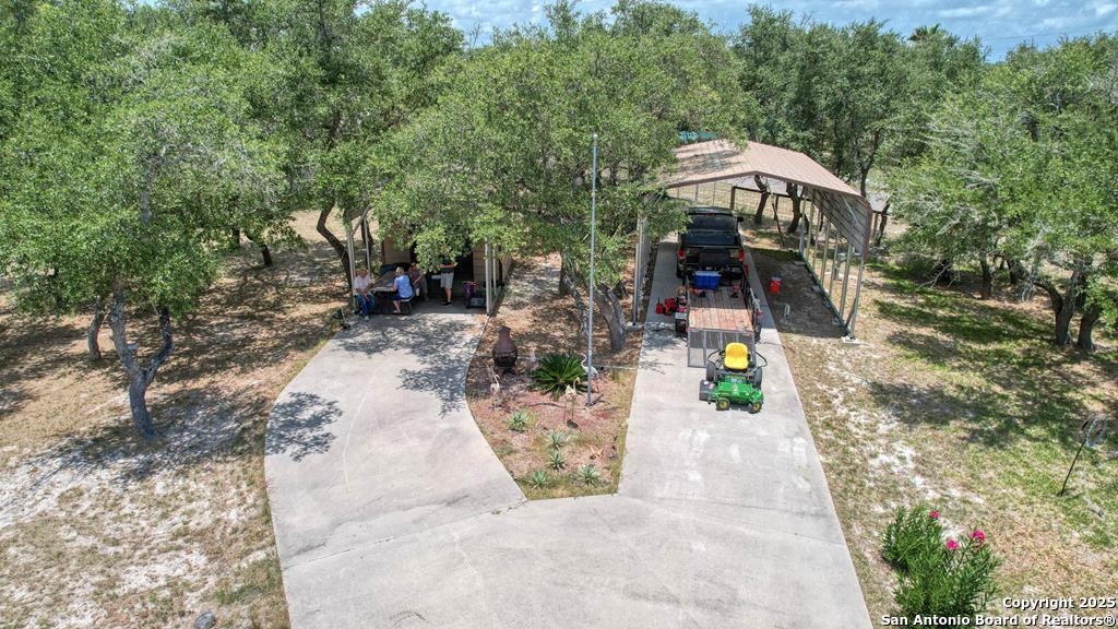 527 N traylor, Rockport, TX 78382 — photo 1