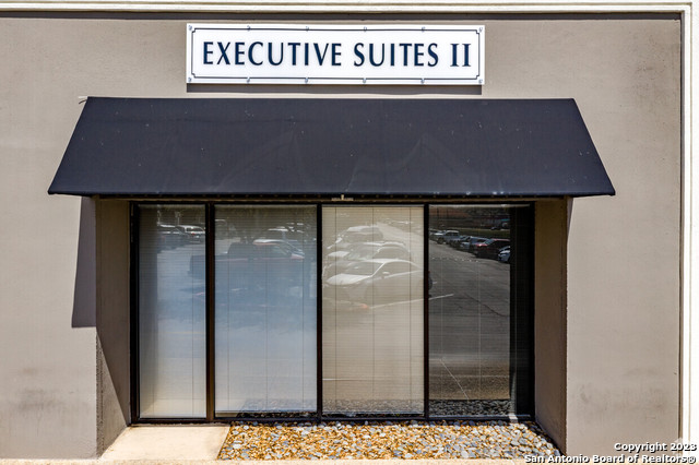 3700 Fredericksburg, San Antonio, TX 78201 — photo 1