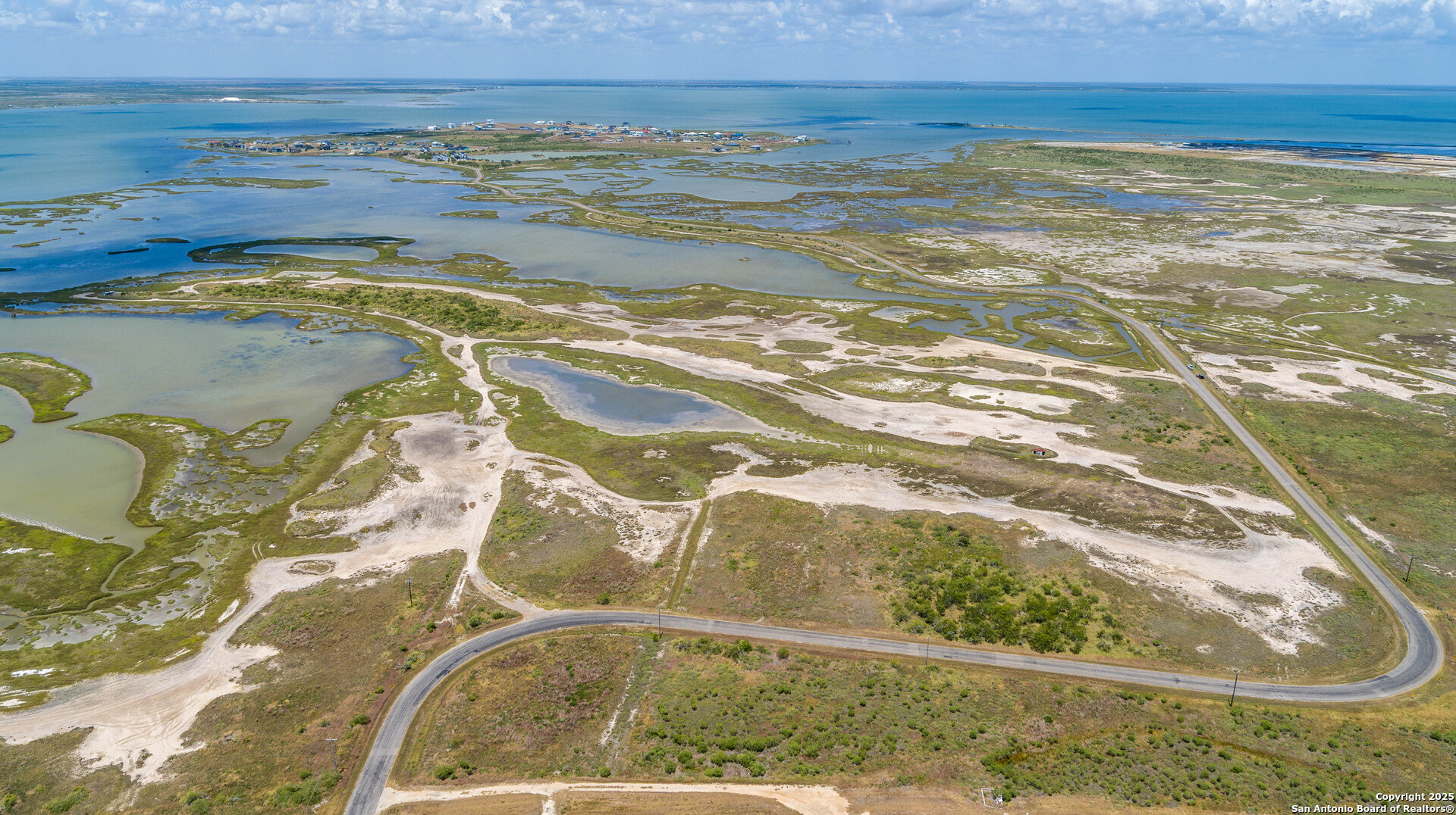 602-698 Cape Velero Dr, Rockport, TX 78382 — photo 1