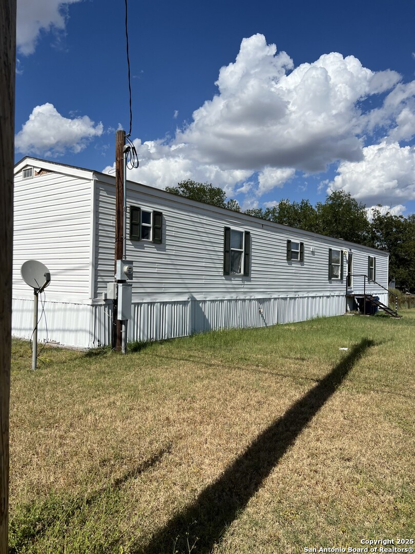 123 chapman, Pleasanton, TX 78064 — photo 1