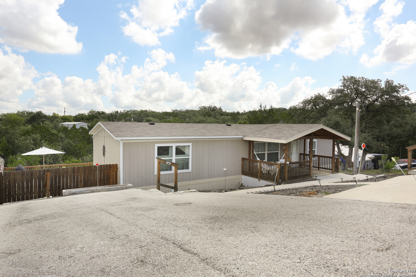 941 Deer Run, Canyon Lake, TX 78133 — photo 1