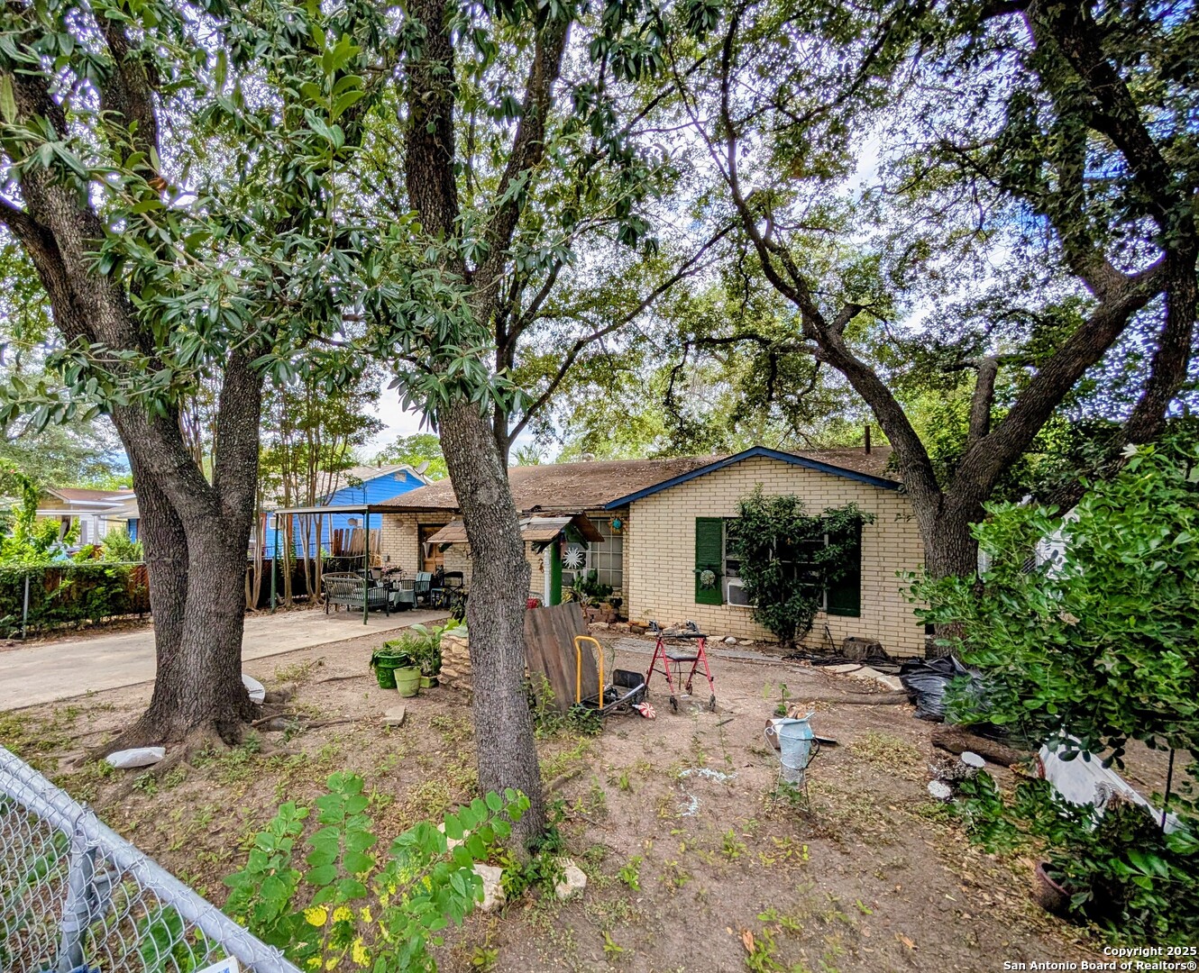 327 San Angelo, San Antonio, TX 78212 — photo 1