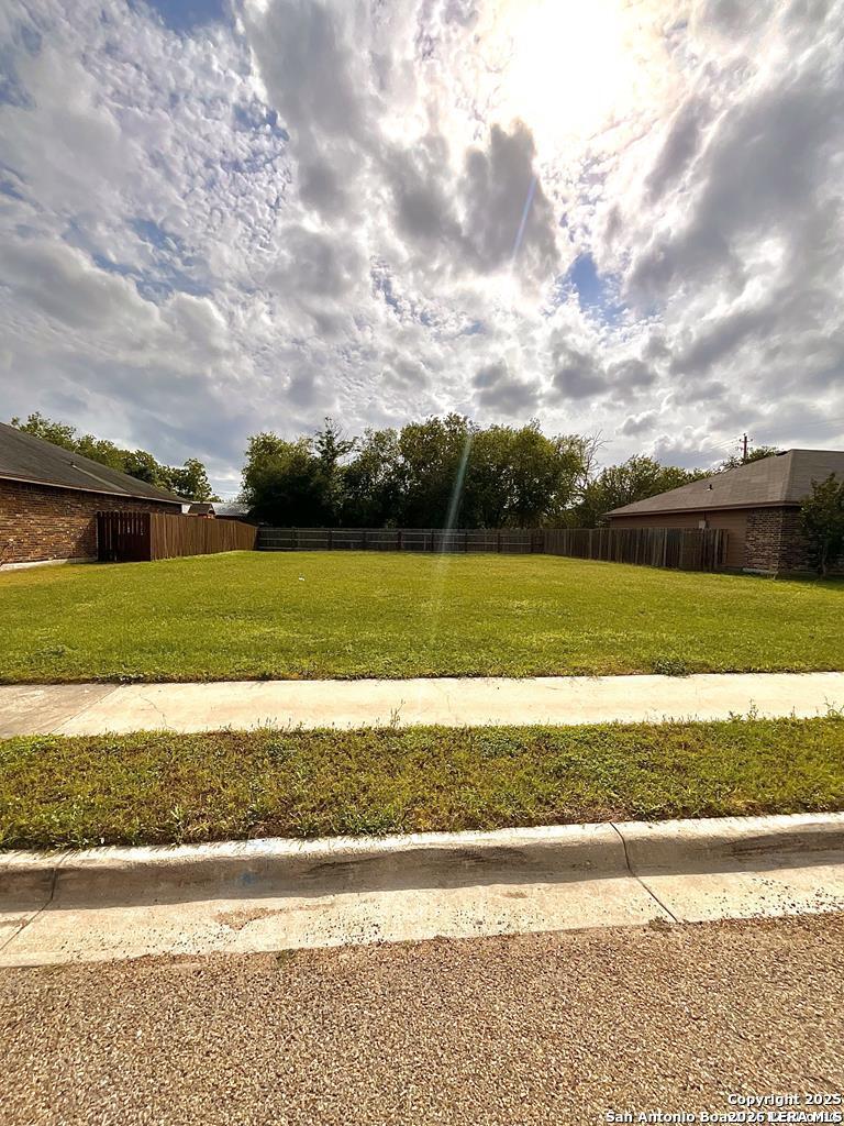 1011 Bluecrest, Beeville, 78102 — photo 1