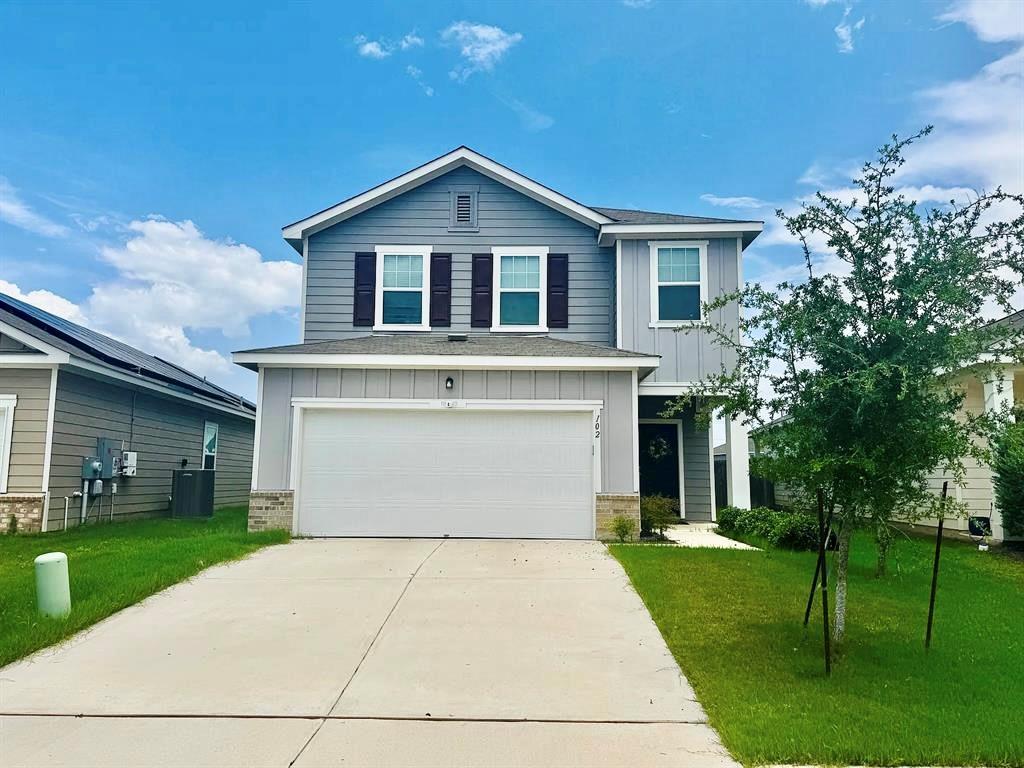 102  Gemsbok Rd, Hutto, TX 78634 — photo 1