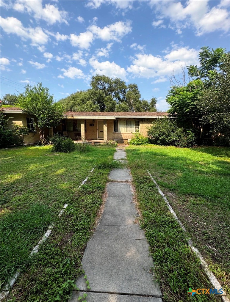 803 Lawndale Avenue, Victoria, TX 77901 — photo 1