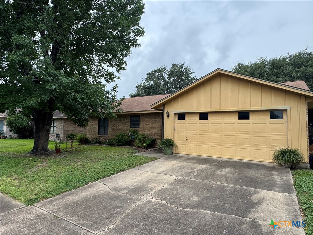202 Vanessa Lane, Victoria, TX 77901 — photo 1