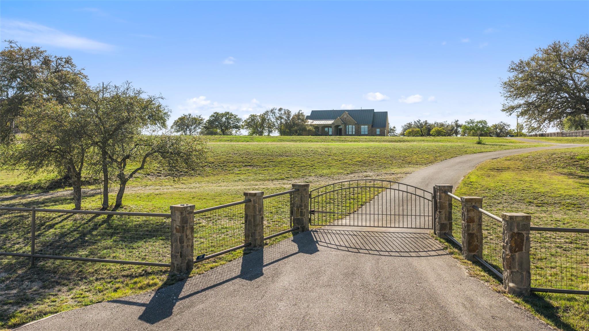 118  Landons Way, Blanco, TX 78606 — photo 1