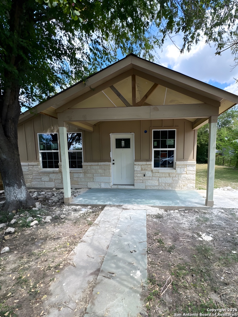 710 Fifth St, Natalia, TX 78059 — photo 1
