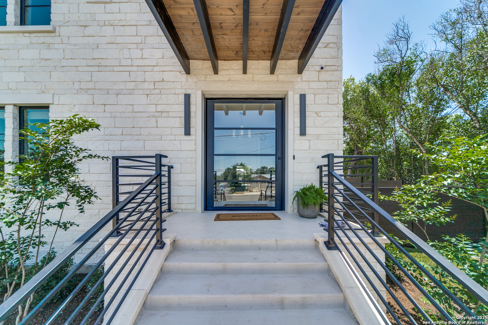 401 Oak Park Dr Unit B, Boerne, TX 78006 — photo 1