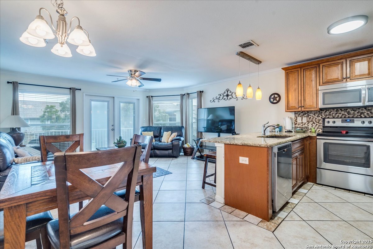 730 Mather, New Braunfels, TX 78130 — photo 1