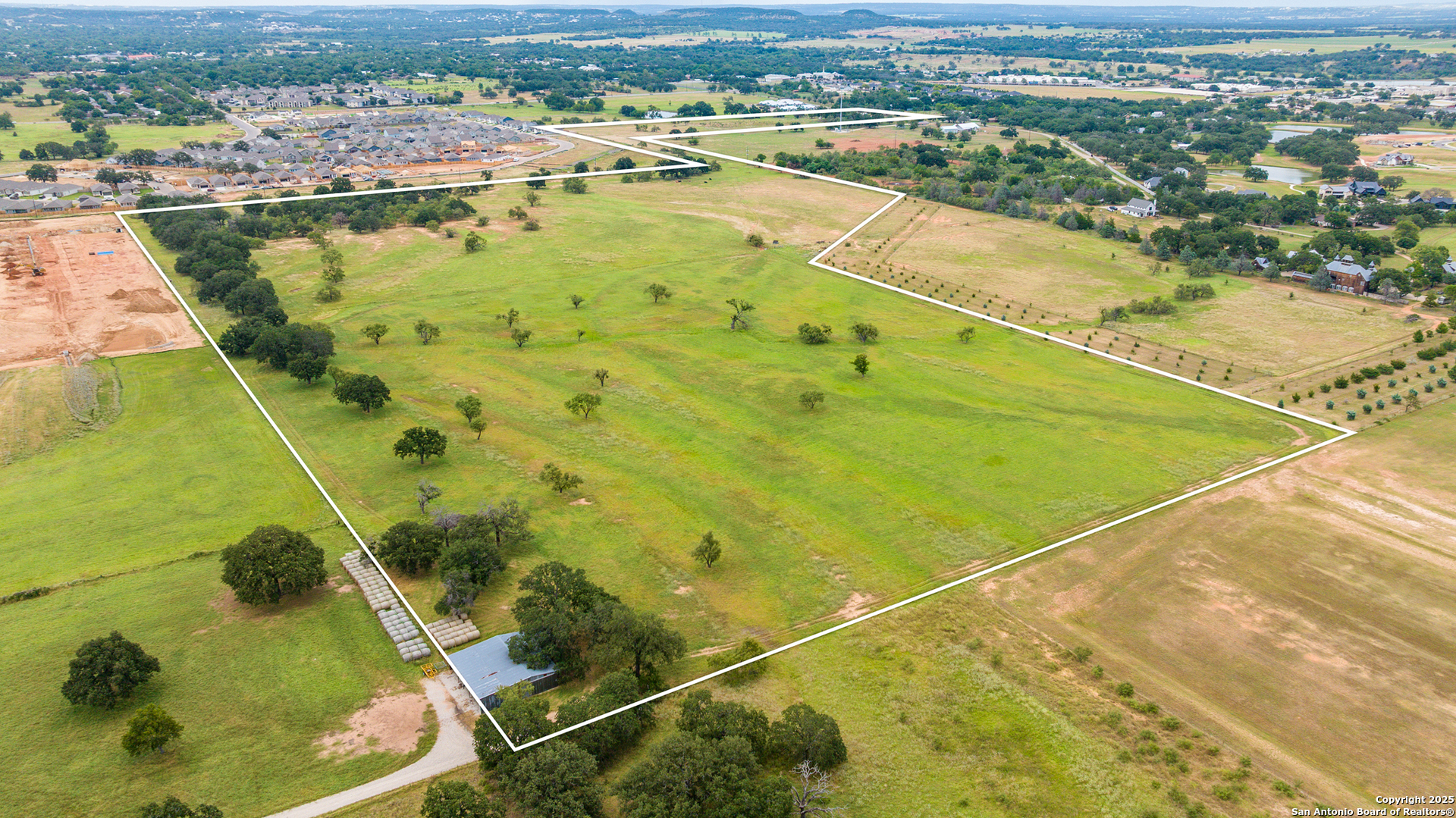 1080 S Eagle Street, Fredericksburg, TX 78624 — photo 1