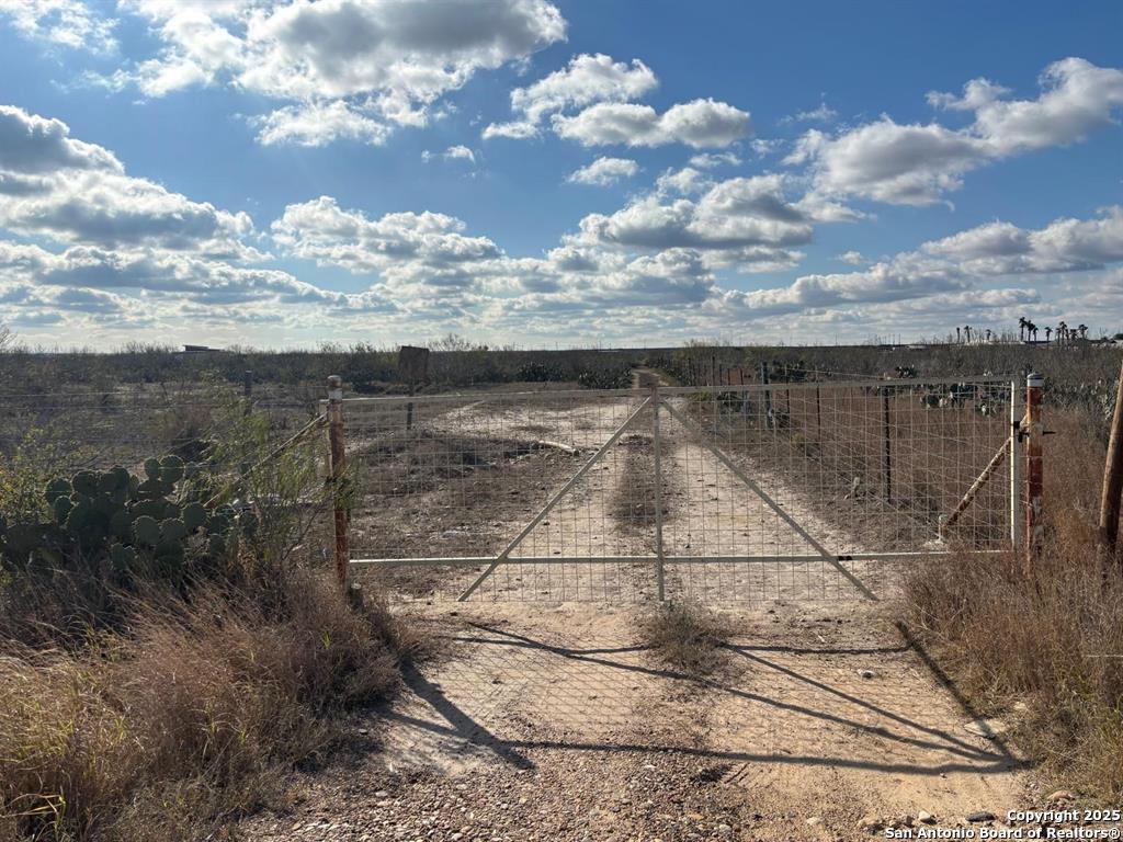 1300 Don Antonio Rd, Laredo, TX 78043 — photo 1